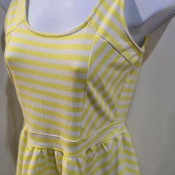 Jessica Simpson ✦ Yellow Striped Sundress ✦ Scoop Neck Sleeveless Sz S EUC - Picture 13 of 16